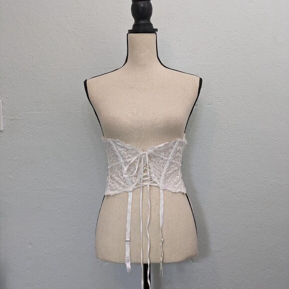White lace garter belt - Picture 1 of 4